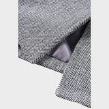 Каролина – Мощен Триделен Костюм