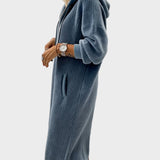 Ерика – Елегантна плетена вълнена рокля с качулка