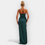 Сатенена Рокля за Аристократични Вечери