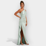 Сатенена Рокля за Аристократични Вечери