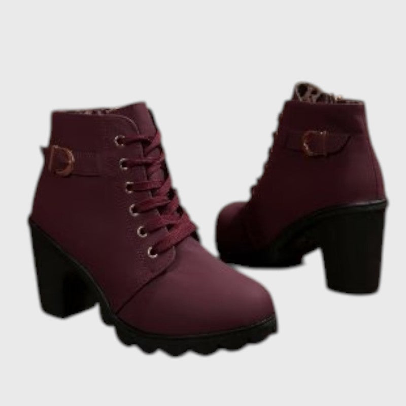 Катни - Стилни боти с метална катарама и връзки