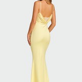 Сатенена Рокля с Отворен Гръб